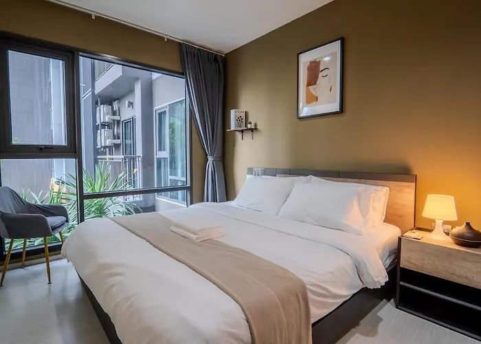 5 Star Sukhumvit Infinity Pool Gym Sauna Apartment *